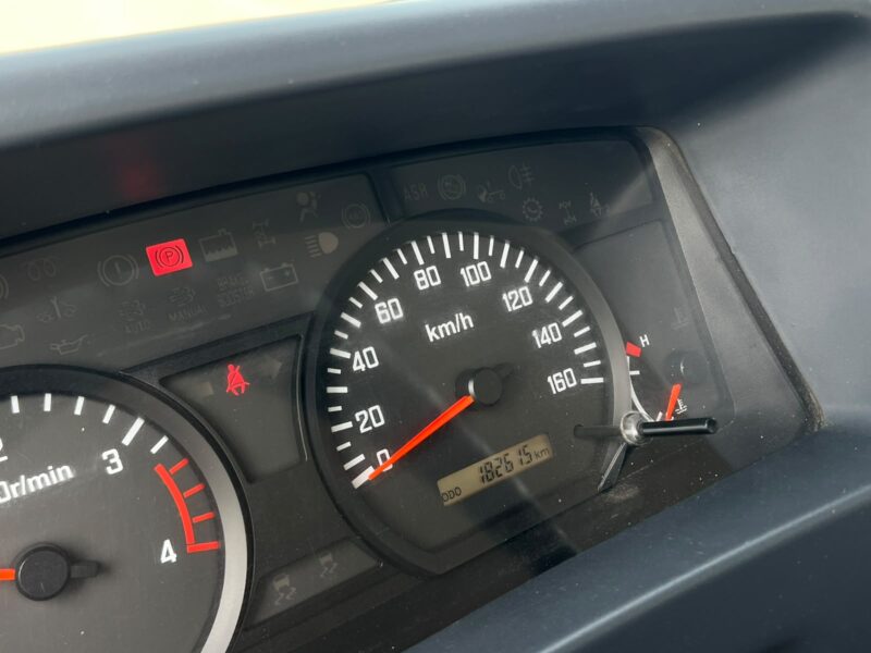 2022 Isuzu Reward NPR Truck Water Shutter 4.2 Litres 4 Cylinders Diesel Engine White Grey
