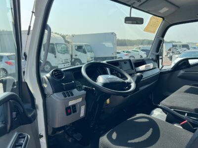 2022 Mitsubishi Canter D/C 4.2 Litres 4 Cylinders Diesel Engine White Grey Truck Manual GCC