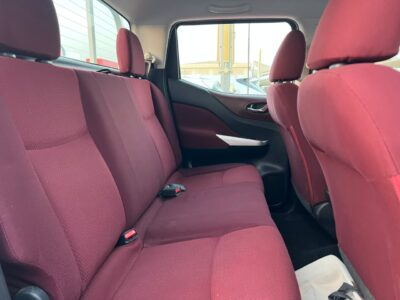 2020 Nissan Navara 4X4 2.5L 4 Cylinders Petrol Engine White Red Pickup Truck Automatic