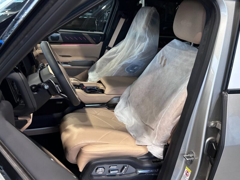 2025 BYD LEOPARD 8 2.0 Litres 4 Cylinders Petrol Engine Gold Beige SUV Chinese Specs