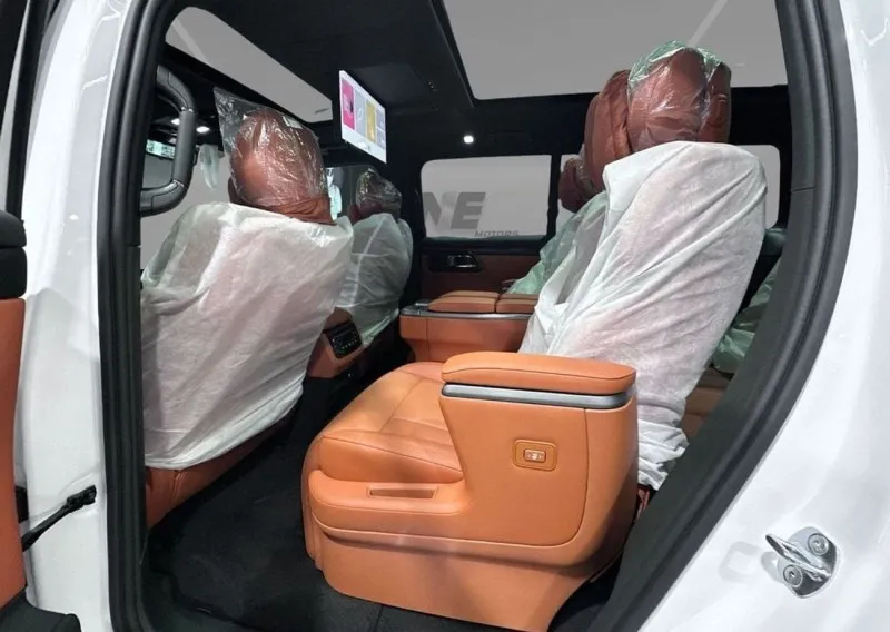 2025 ROX 01 1.5 Litres 4 Cylinders Hybrid Engine White Orange SUV Automatic