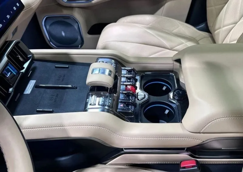 2025 BYD LEOPARD 1.5L 4 Cylinders Hybrid Engine Black Beige SUV Chinese Specs