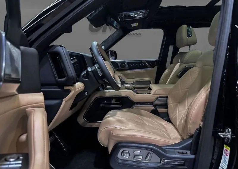 2025 BYD LEOPARD 1.5L 4 Cylinders Hybrid Engine Black Beige SUV Chinese Specs