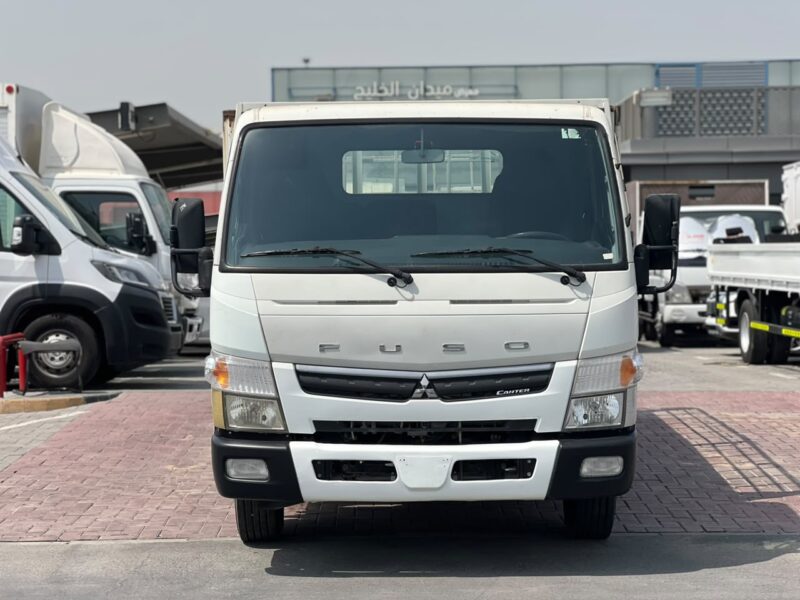 2021 Mitsubishi Canter Manual 14FT 4.2 Litres 4 Cylinders Diesel Engine White Black Truck