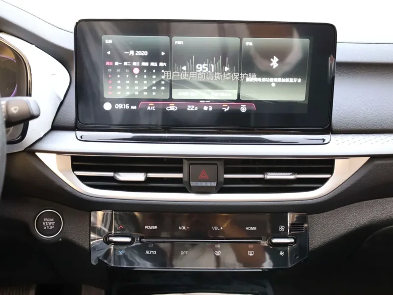 2026 Kia K3 Comfort 1.5 Litres 4 Cylinders Petrol Engine White Black Sedan Chinese Specs