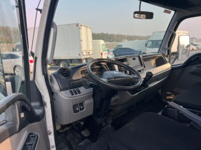 2019 Mitsubishi Canter Manual 18FT 4.2 Litres 4 Cylinders Diesel Engine White Black Truck
