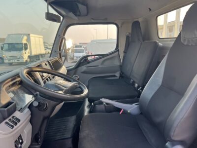 2019 Mitsubishi Canter Manual 18FT 4.2 Litres 4 Cylinders Diesel Engine White Black Truck
