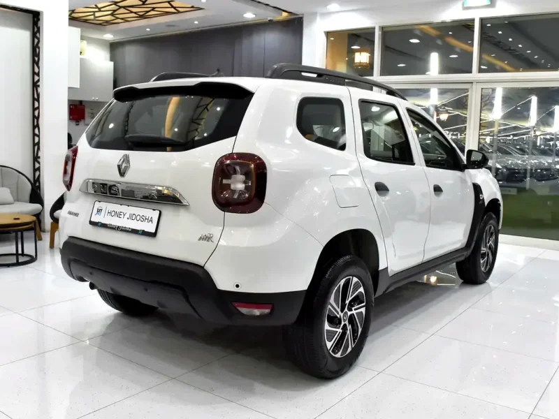 2025 Renault Duster Comfort 4 Cylinders Petrol Engine White Black SUV GCC Specs
