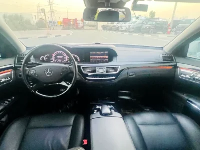 2013 Mercedes-Benz S-Class S 550 8 Cylinders Petrol Engine Silver Black Sedan Japanese Specs