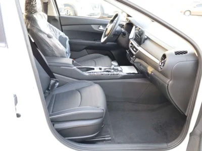 2026 Kia K3 Comfort 1.5 Litres 4 Cylinders Petrol Engine White Black Sedan Chinese Specs