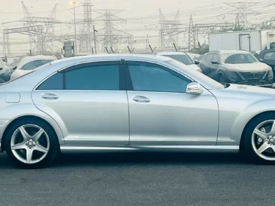 2013 Mercedes-Benz S-Class S 550 8 Cylinders Petrol Engine Silver Black Sedan Japanese Specs