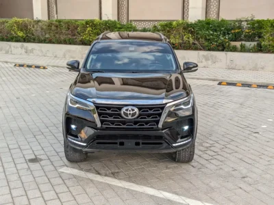 2017 Toyota Fortuner EXR Facelifted 2025 4.0L V6 Petrol Engine Black Brown SUV GCC Specs