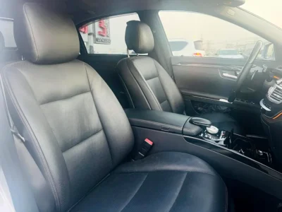 2013 Mercedes-Benz S-Class S 550 8 Cylinders Petrol Engine Silver Black Sedan Japanese Specs