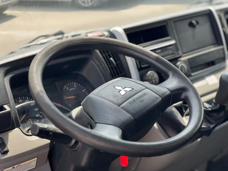 2021 Mitsubishi Canter Manual 14FT 4.2 Litres 4 Cylinders Diesel Engine White Black Truck