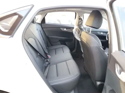2026 Kia K3 Comfort 1.5 Litres 4 Cylinders Petrol Engine White Black Sedan Chinese Specs
