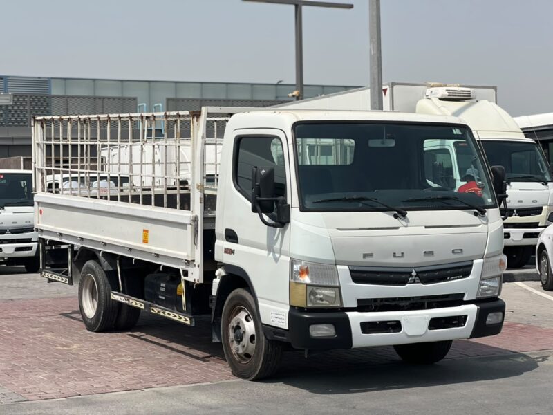 2021 Mitsubishi Canter Manual 14FT 4.2 Litres 4 Cylinders Diesel Engine White Black Truck