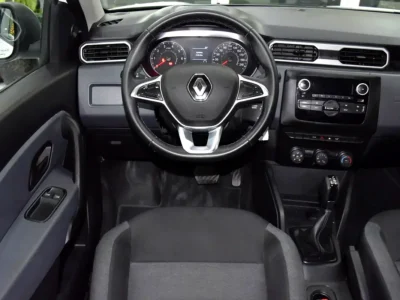 2025 Renault Duster Comfort 4 Cylinders Petrol Engine White Black SUV GCC Specs