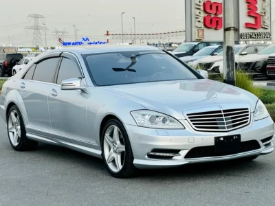 2013 Mercedes-Benz S-Class S 550 8 Cylinders Petrol Engine Silver Black Sedan Japanese Specs