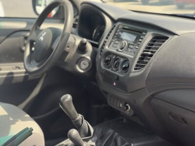 2020 Mitsubishi L200 4X4 2.4 Litres 4 Cylinders Petrol Engine Silver Grey Pickup Truck Manual