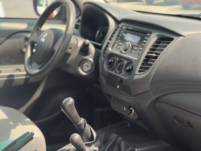 2020 Mitsubishi L200 4X4 2.4 Litres 4 Cylinders Petrol Engine Silver Grey Pickup Truck Manual