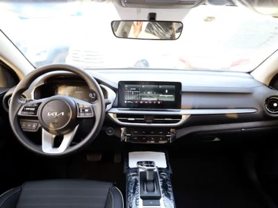 2026 Kia K3 Comfort 1.5 Litres 4 Cylinders Petrol Engine White Black Sedan Chinese Specs