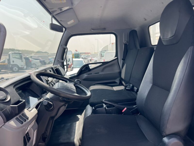 2021 Mitsubishi Canter Manual 14FT 4.2 Litres 4 Cylinders Diesel Engine White Black Truck