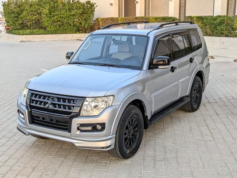 2015 Mitsubishi Pajero GLS MID OPTION 3.5 Litres 6 Cylinders Petrol Engine Silver Grey SUV