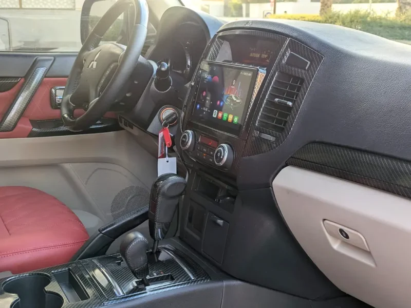 2015 Mitsubishi Pajero Modified Signature Edition 3.5L V6 Engine White Red SUV GCC Specs