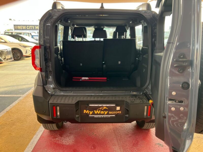 2027 TOYOTA FJ Cruiser 2.7 Litres 4 Cylinders Petrol Engine Grey Black SUV GCC Specs