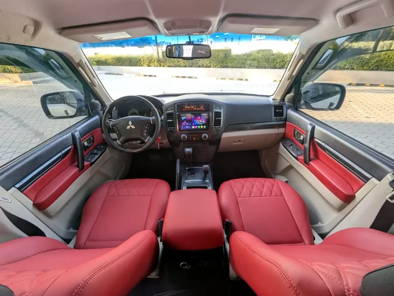 2015 Mitsubishi Pajero Modified Signature Edition 3.5L V6 Engine White Red SUV GCC Specs
