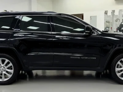 2017 Jeep Grand Cherokee Limited 6 Cylinders Petrol Engine Black Beige SUV GCC Specs Automatic