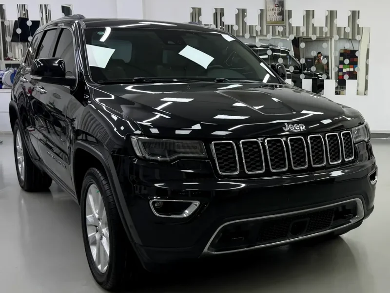 2017 Jeep Grand Cherokee Limited 6 Cylinders Petrol Engine Black Beige SUV GCC Specs Automatic