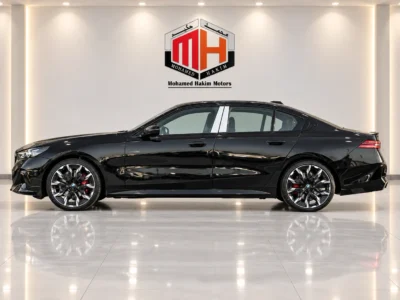 2027 BMW 530i M Sport Pro 2.0L TwinPower Turbo 4 Cylinder Petrol Engine Black Burgundy Sedan