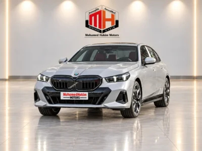 2027 BMW 530i M Sport Pro 2.0L TwinPower Turbo 4 Cylinder Petrol Engine Silver Burgundy Sedan