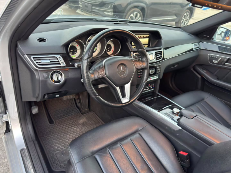 2014 Mercedes-Benz E300 3.5-liter V6 Petrol Engine Silver Black Sedan NEAT AND CLEAN CAR