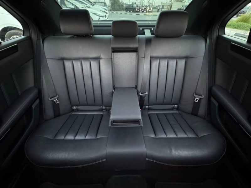 2014 Mercedes-Benz E300 3.5-liter V6 Petrol Engine Silver Black Sedan NEAT AND CLEAN CAR