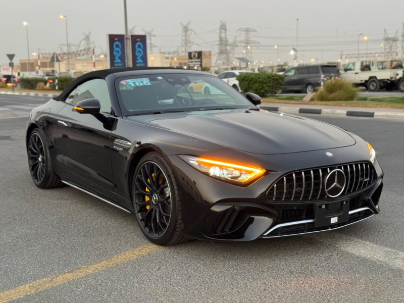 2023 Mercedes-Benz AMG SL 63 4.0-liter twin-turbocharged V8 Petrol Engine Black Convertible Clean Car