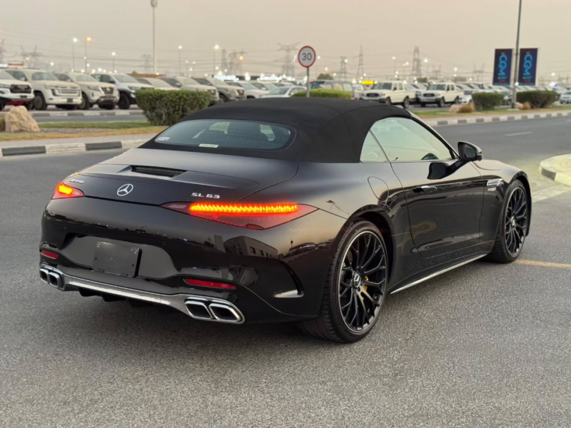 2023 Mercedes-Benz AMG SL 63 4.0-liter twin-turbocharged V8 Petrol Engine Black Convertible Clean Car