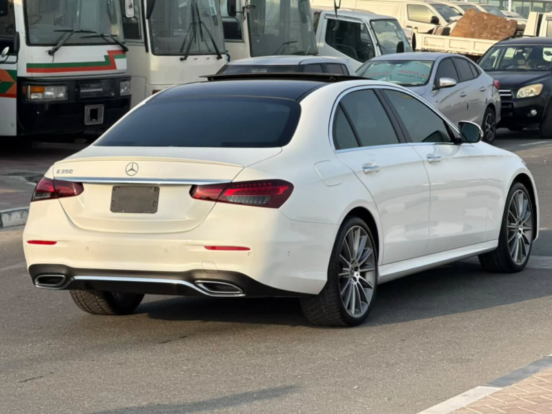 2021 Mercedes-Benz E350 2.0-liter turbocharged 4-cylinder Petrol Engine White Black Sedan