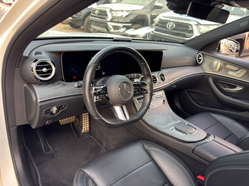2021 Mercedes-Benz E350 2.0-liter turbocharged 4-cylinder Petrol Engine White Black Sedan