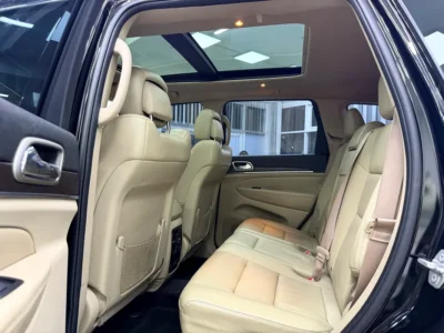 2017 Jeep Grand Cherokee Limited 6 Cylinders Petrol Engine Black Beige SUV GCC Specs Automatic