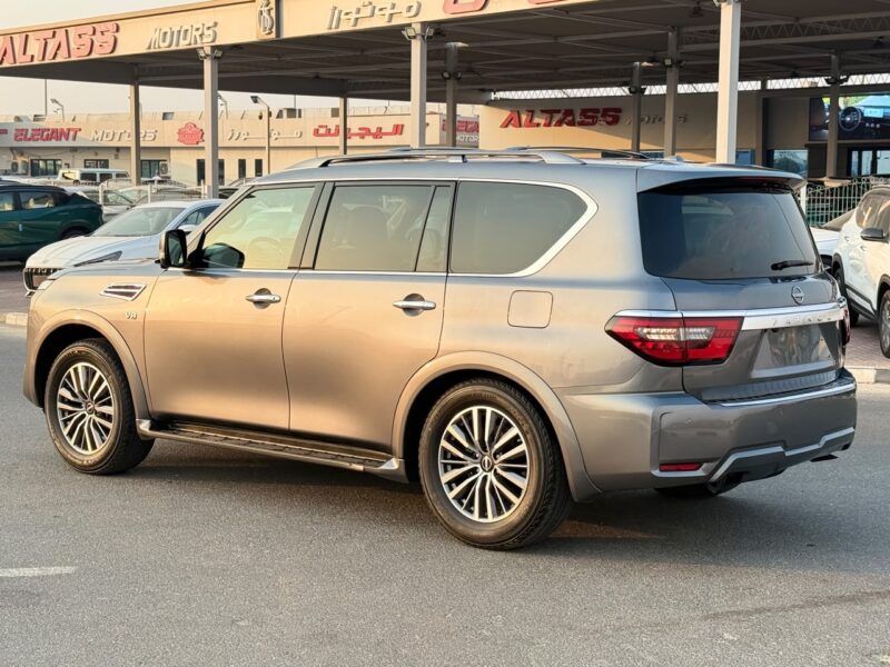 2022 NISSAN ARMADA SL 4WD 5.6L V8 VVT Petrol Engine Grey Black SUV American Specs