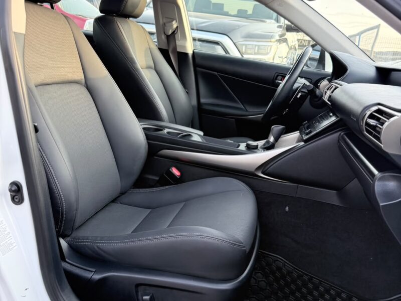 2014 LEXUS IS 250 2.5 Litres V6 Cylinders Petrol Engine White Black Sedan American Specs