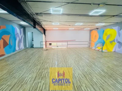 Prime Location in Al Quoz Industrial 4 3330 sq ft