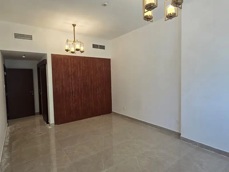 931 sqft SPACIOUS 1 BED | 2 BATH | CAR PARK | FOR SALE@850K