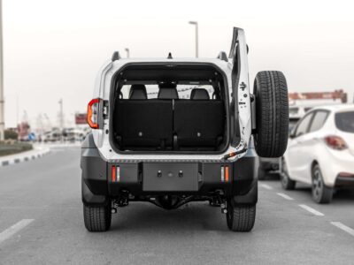 2027 Toyota Land Cruiser FJ 2.7 Litres 4-Cylinder Petrol Engine White Black SUV GCC Specs