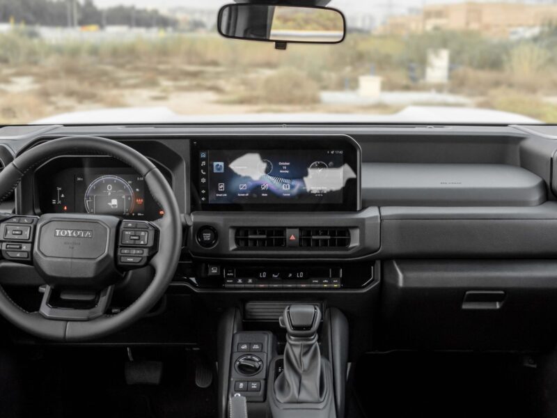 2027 Toyota Land Cruiser FJ 2.7 Litres 4-Cylinder Petrol Engine White Black SUV GCC Specs