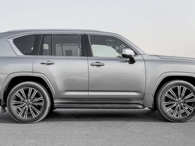 2026 Lexus LX700h Signature 3.5L V6 Twin-Turbo Hybrid Engine Silver Red SUV GCC Specs