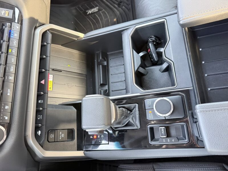2023 TOYOTA TUNDRA LIMITED 4x4 3.4L V6 Cylinders Petrol Engine Dark Blue Black Pickup Truck