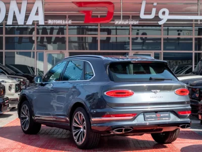 2021 Bentley Bentayga Standard 4.0L V8 Twin-Turbo Engine Grey Black SUV Japanese Specs